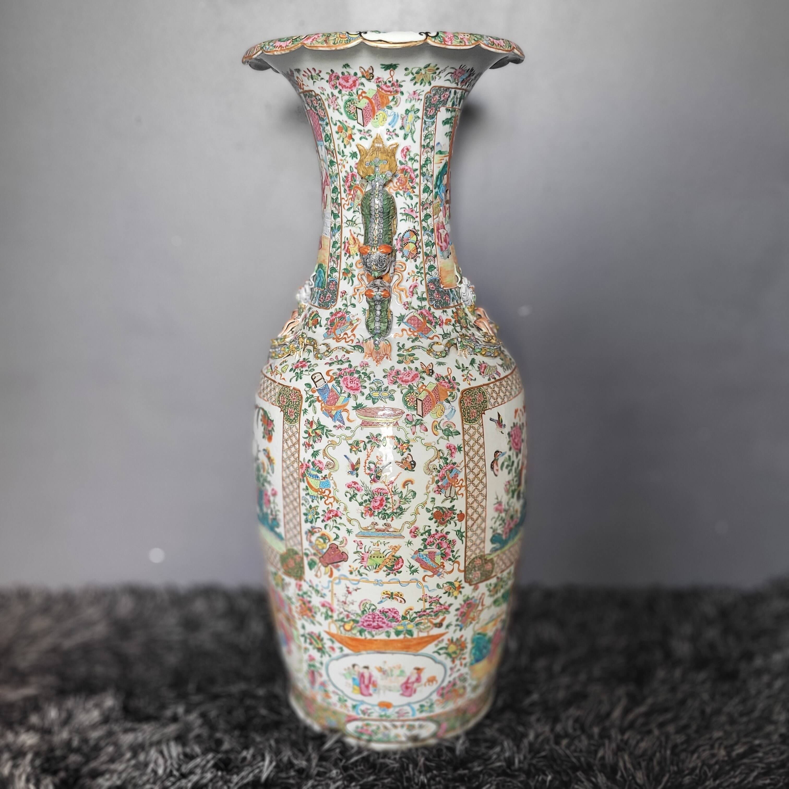 Very large Chinese vase (92 centimeters)