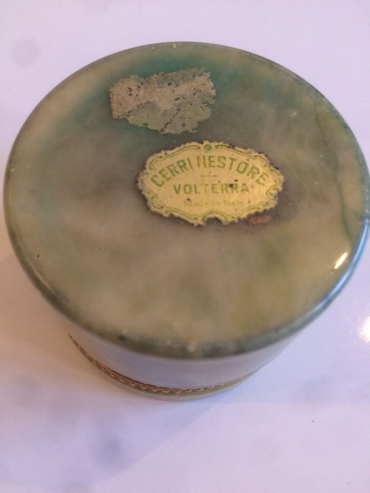 Porcelain box "CERRI NESTORE VOLTERRA" design