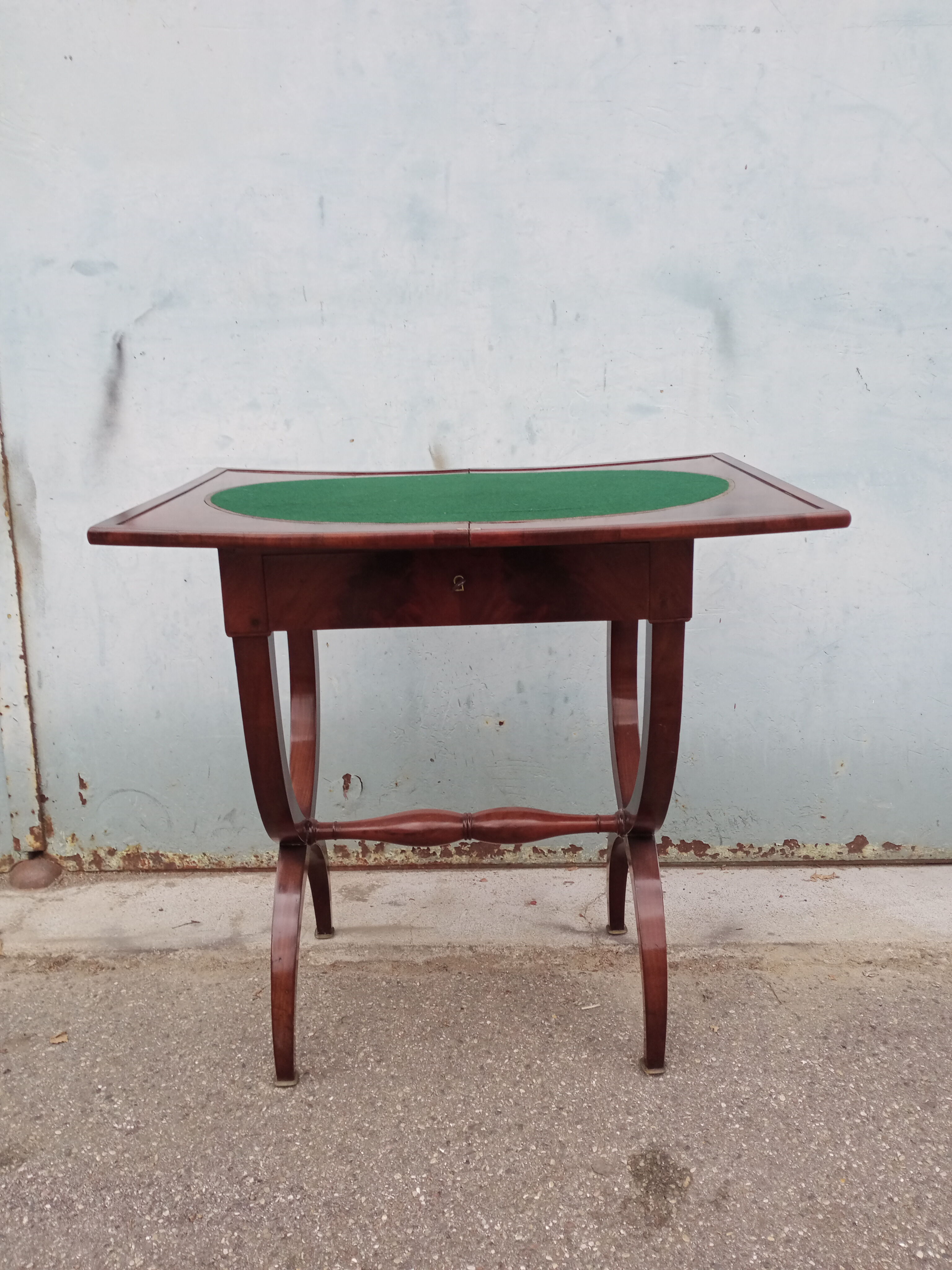 Table a games restoration 19 eme