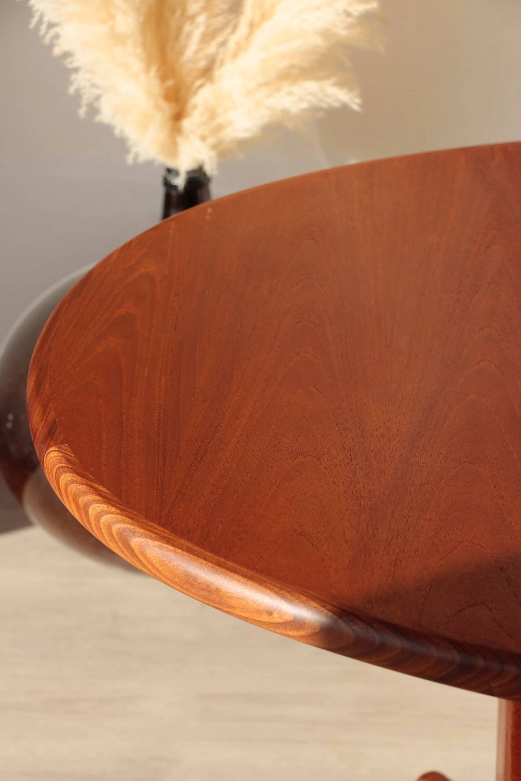 Oval dining table – 6 to 8 people – G Plan