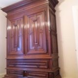 Bordeaux wardrobe