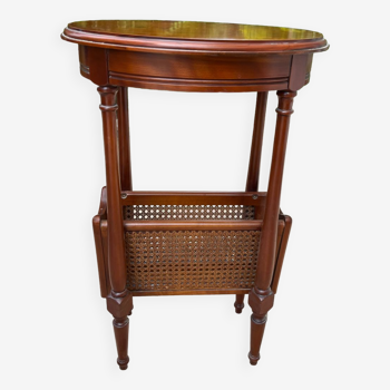 Oval cherry pedestal table