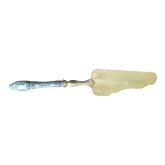 Silver and gilt pie server circa 1900