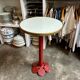 Table bistrot en métal bordeaux et mélaminé écru