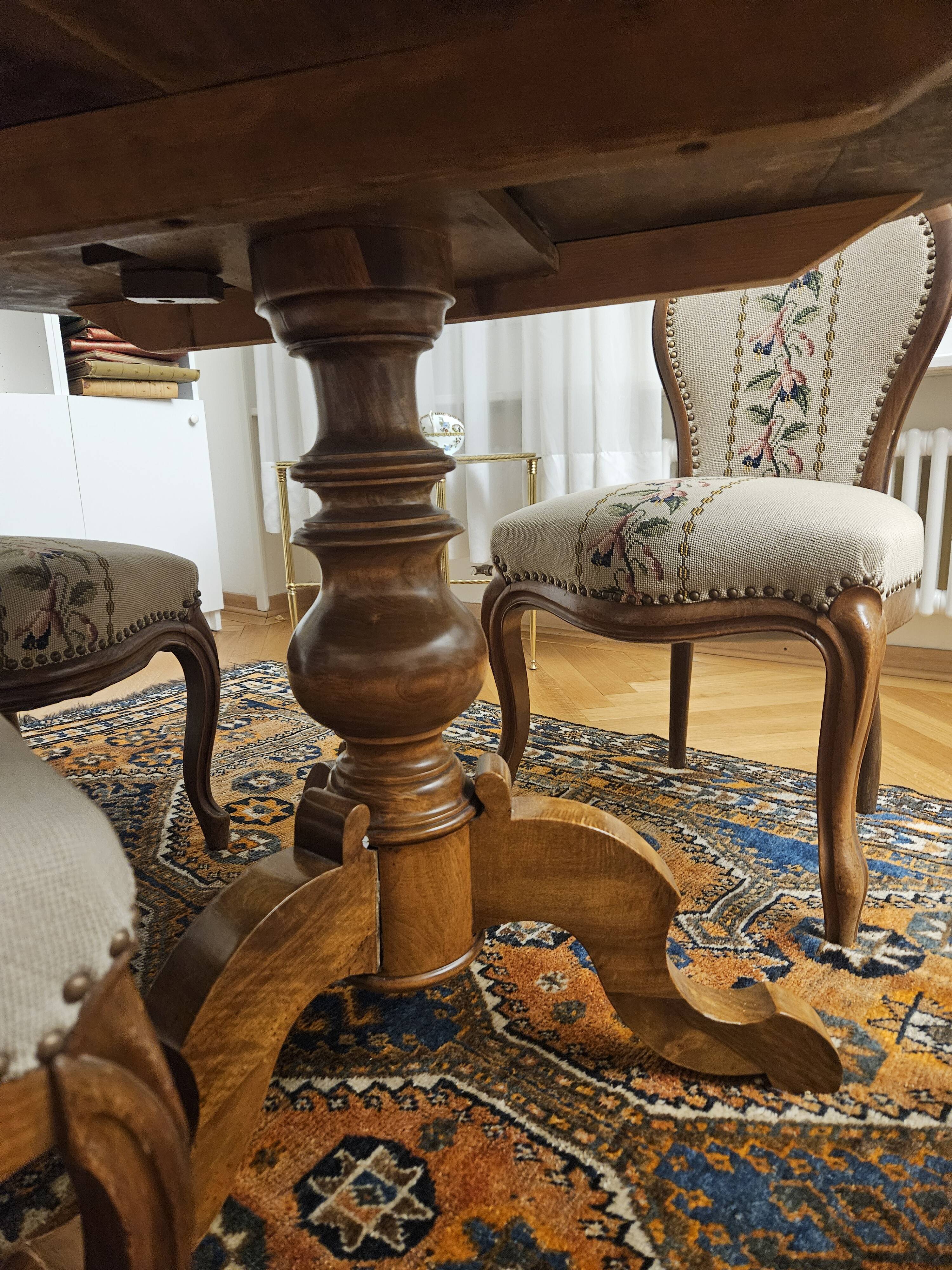 table and chairs