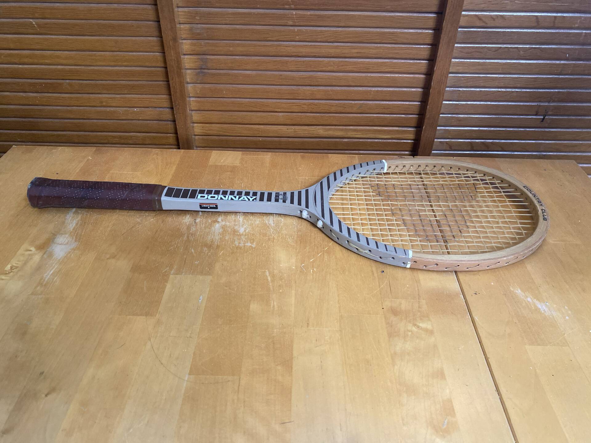 Vintage DONNAY Country Club Wooden Tennis Racket #E192