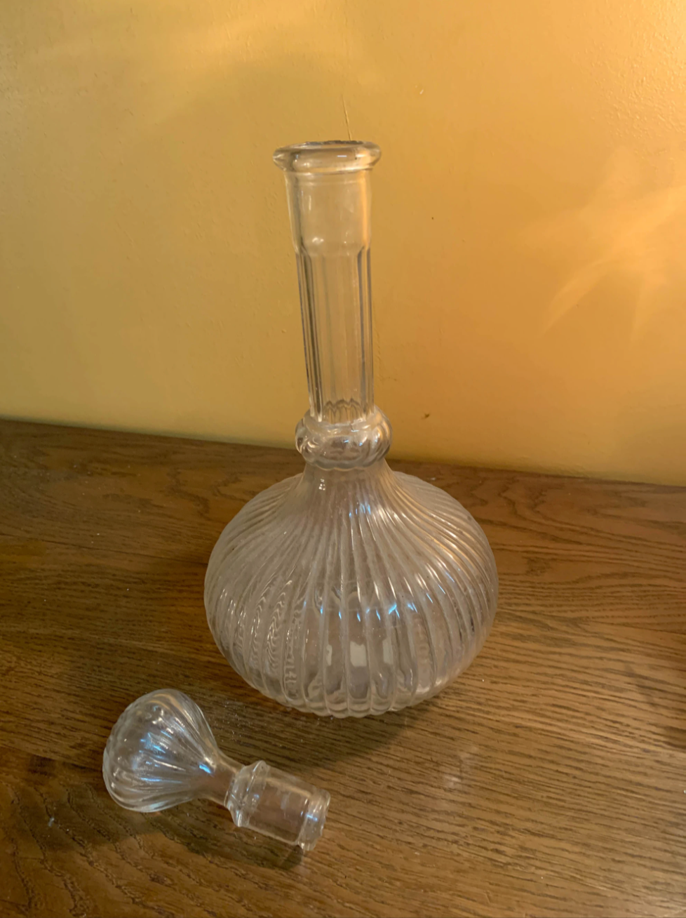 Glass carafe
