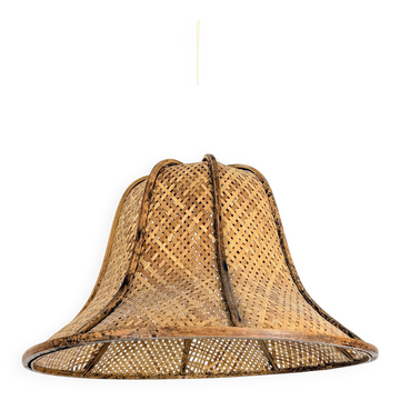 Woven rattan pendant light