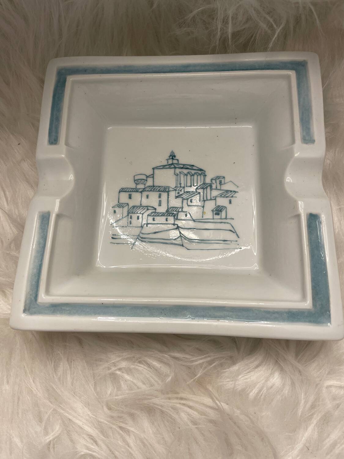 Ashtray st Guilhem the desert