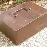 Cash register, metal safe with key