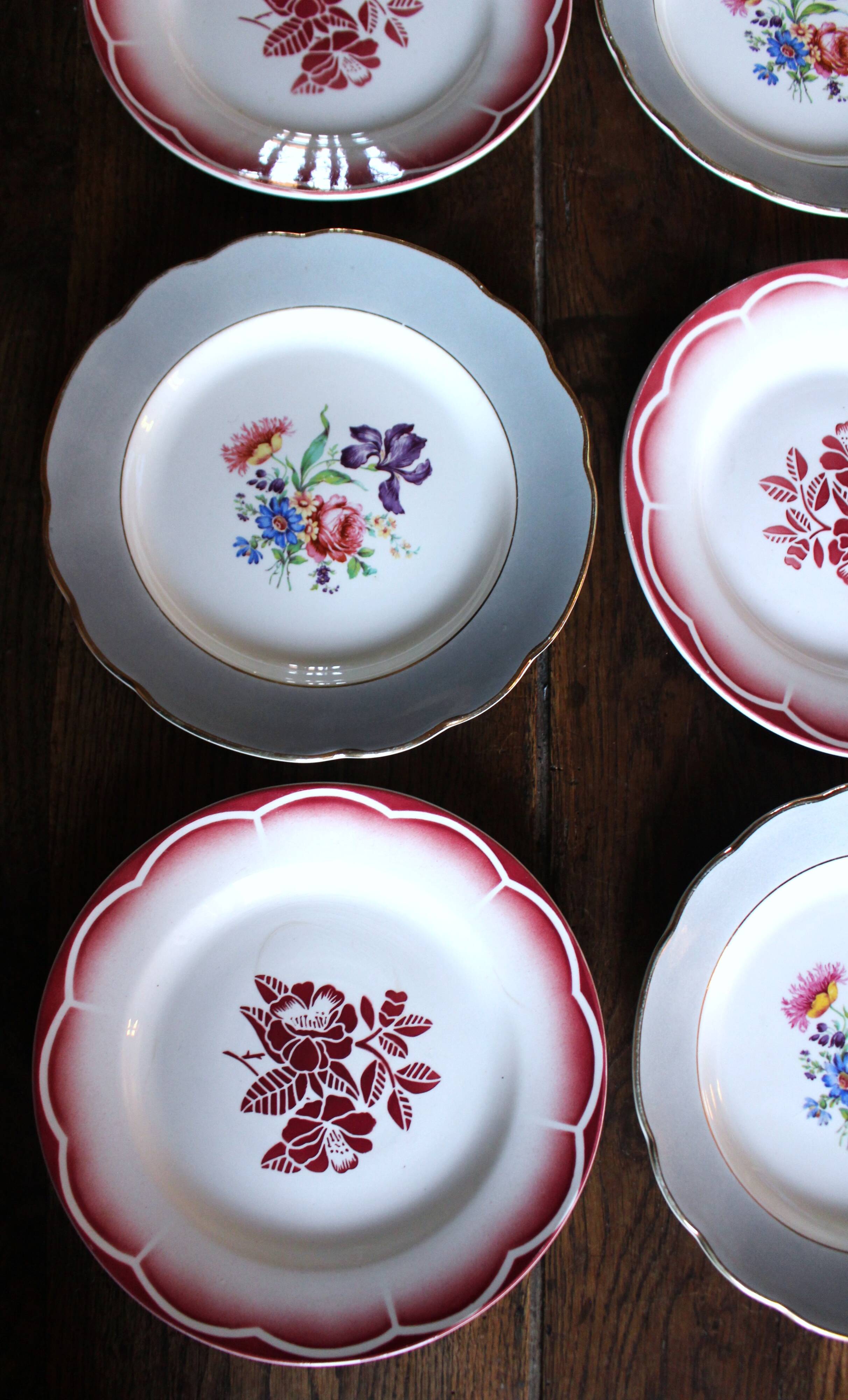 6 flat plates Digoin Sarregemines Marsac red with gold flowers