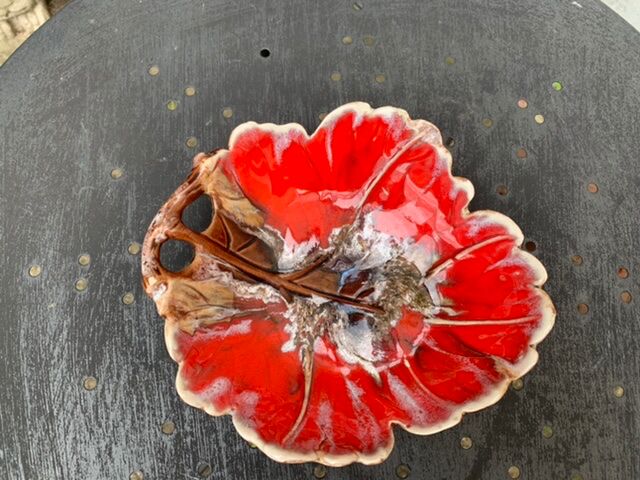 Red enamelled ceramic cup stamped vintage vallauris
