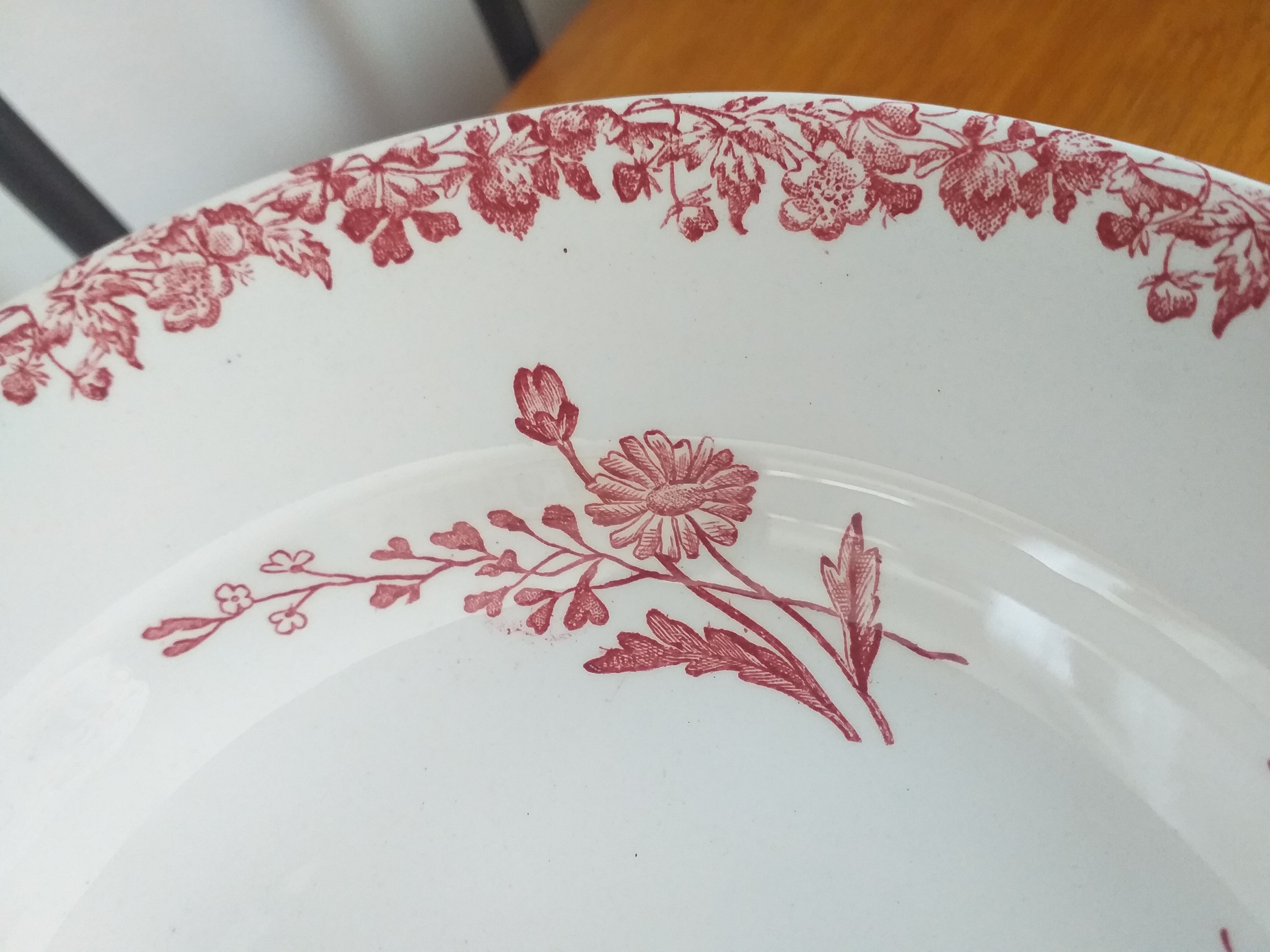 Hollow porcelain plates FF Pexonne