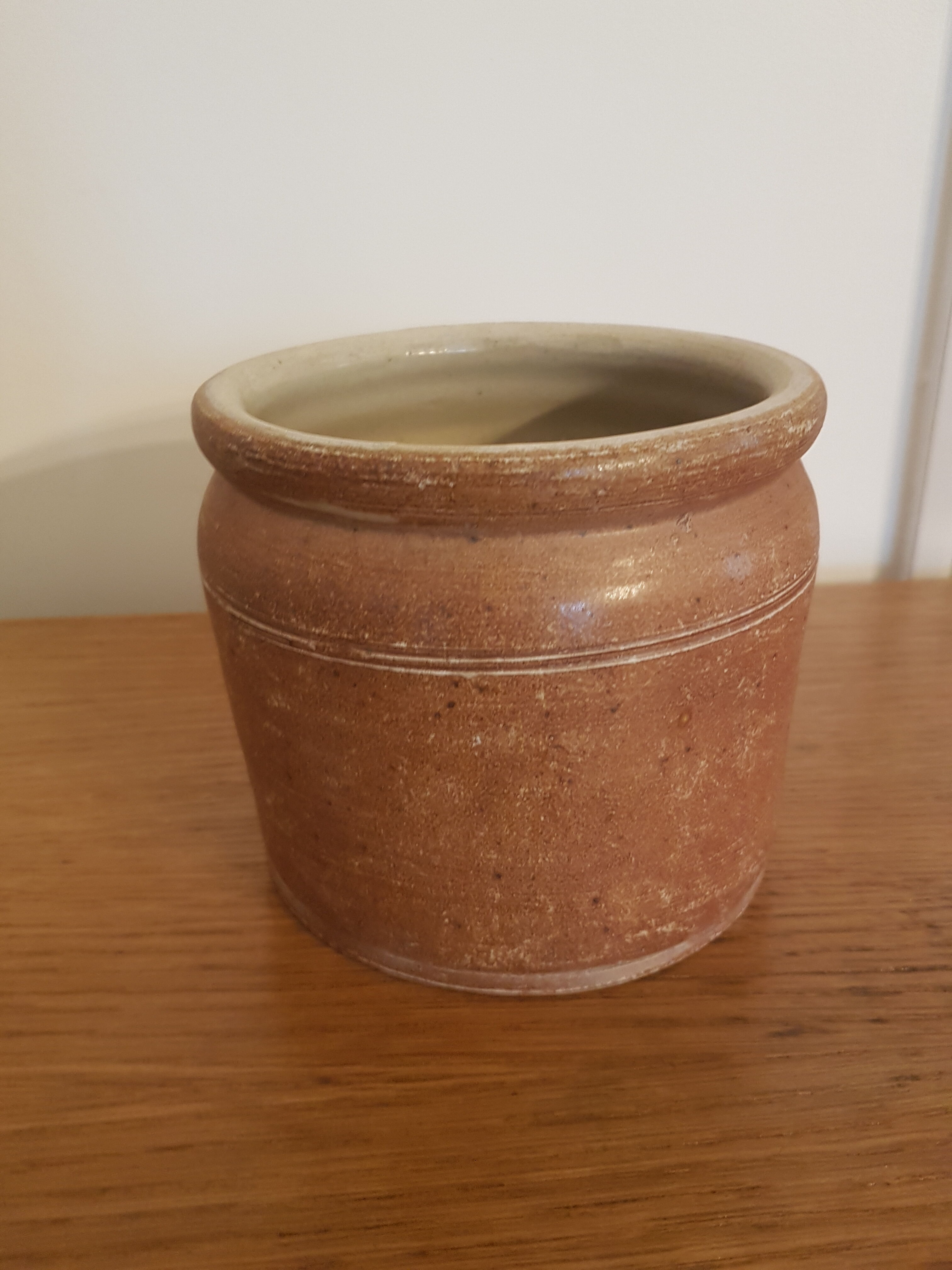 Sandstone pot