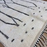 Decorated white Berber rug 270cm x 150cm