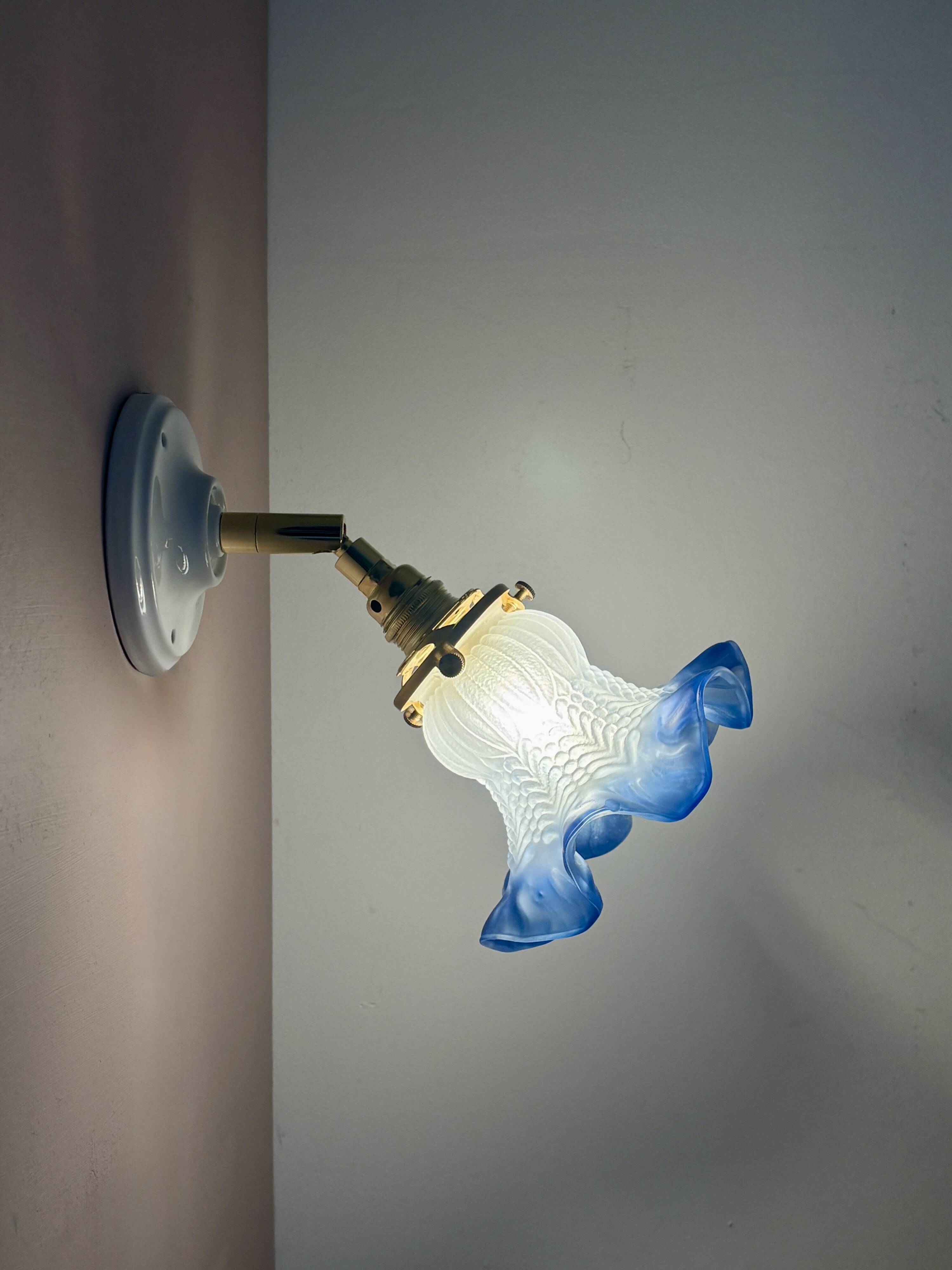 Vintage frosted glass tulip wall light