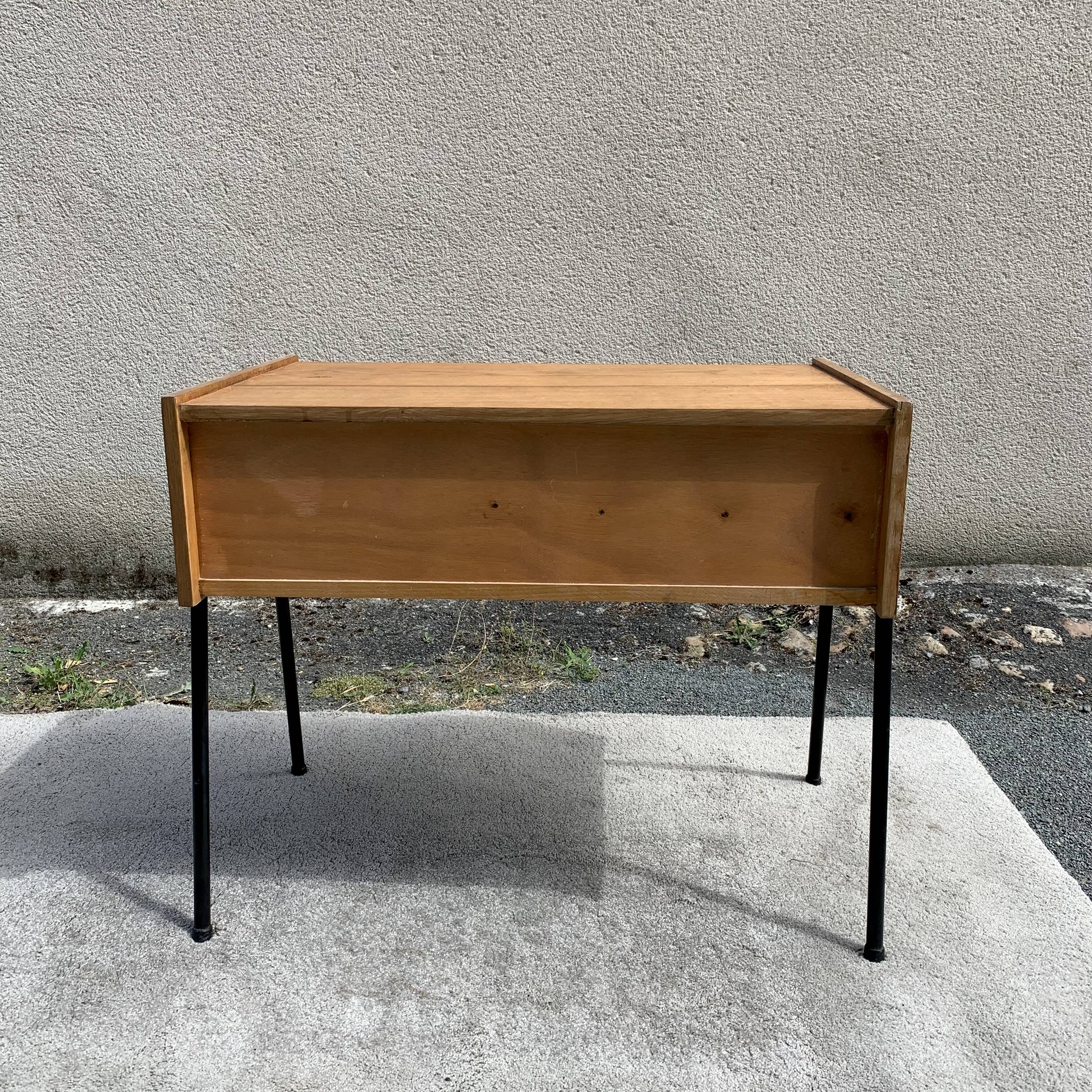 2-drawer, 1-compartment desk from 1950