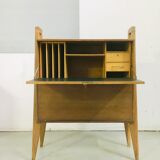 A secretary fell in the 1950s