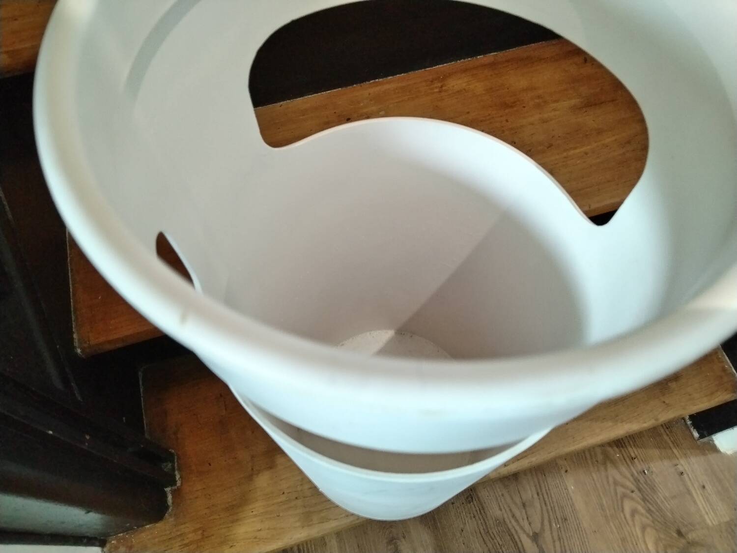 Kartell umbrella stand by Gino Colombini
