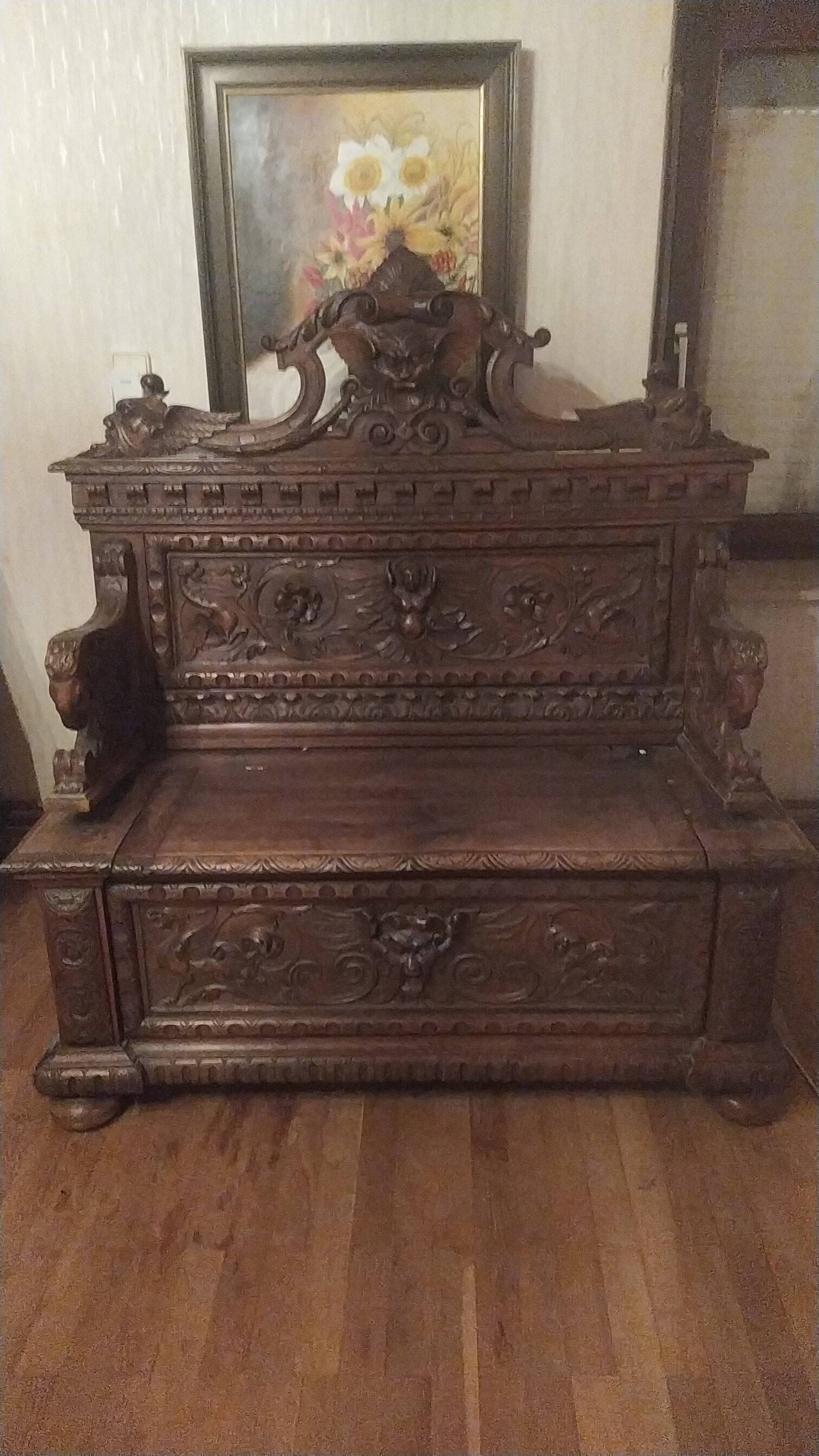 Gothic church bench with chest in carved oak