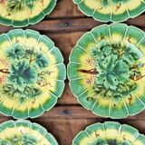 Set of dessert plates