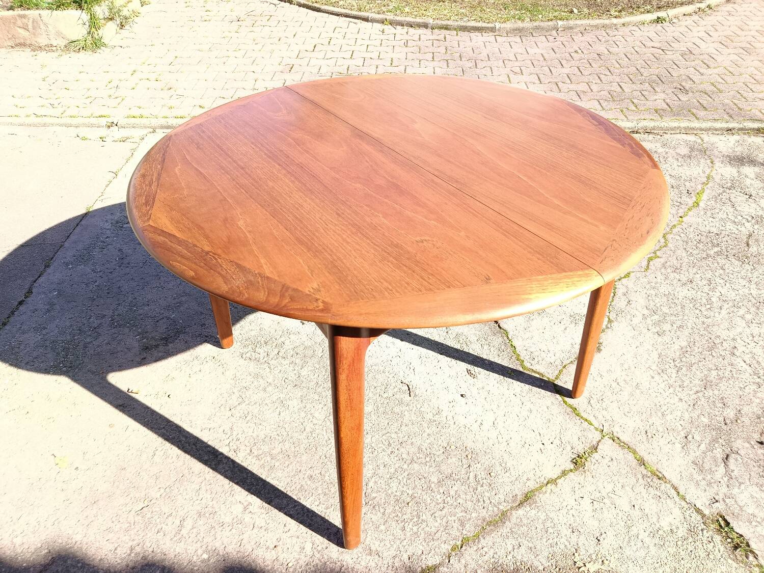 Table Svend Aage Madsen