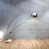 Lampadaire Arco en inox brossé avec le pied en travertin 1970