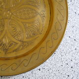 Assiette en métal ciselé style oriental