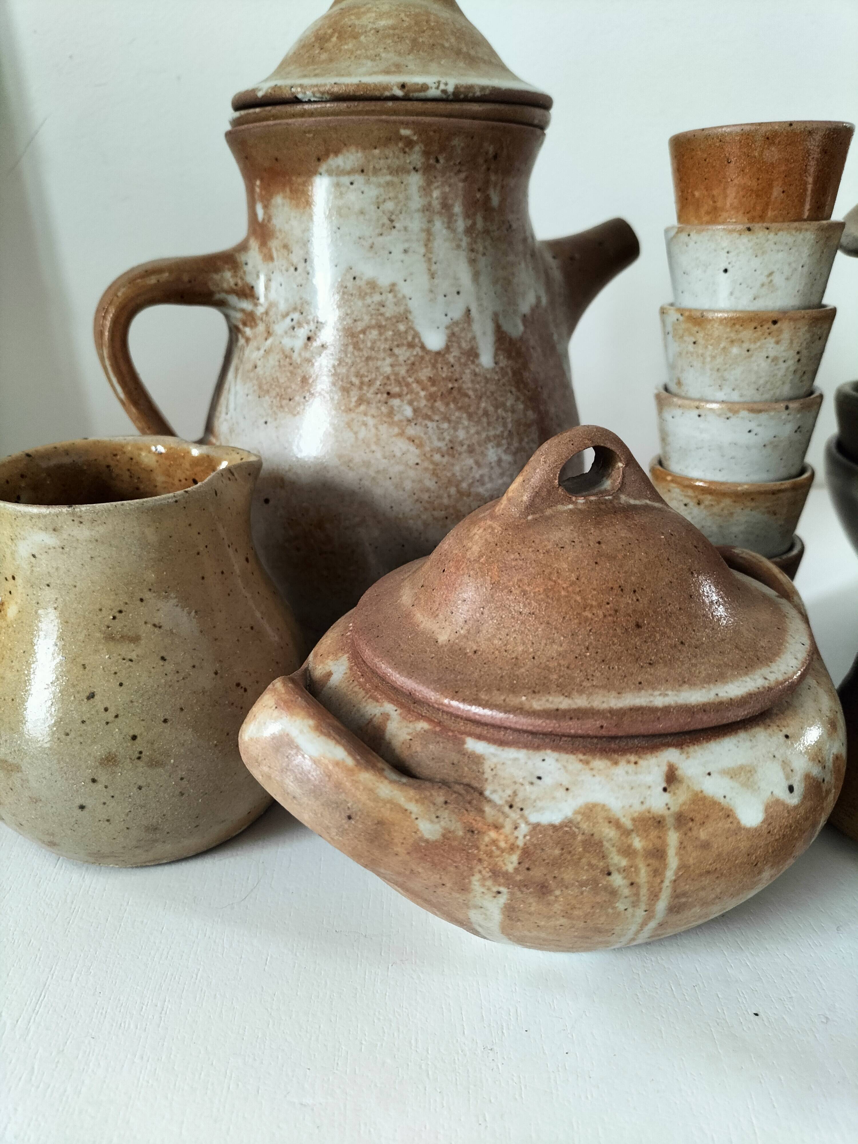 Vintage stoneware country house brunch service – teapot and bowls