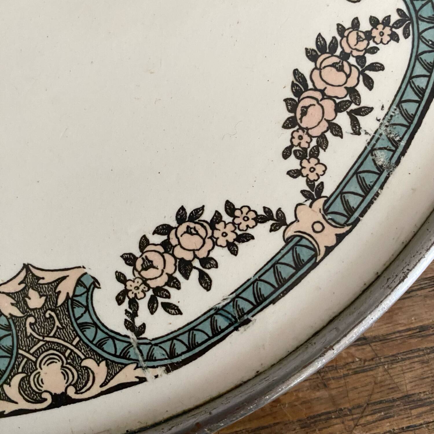 Sarreguemines Dubarry earthenware trivet