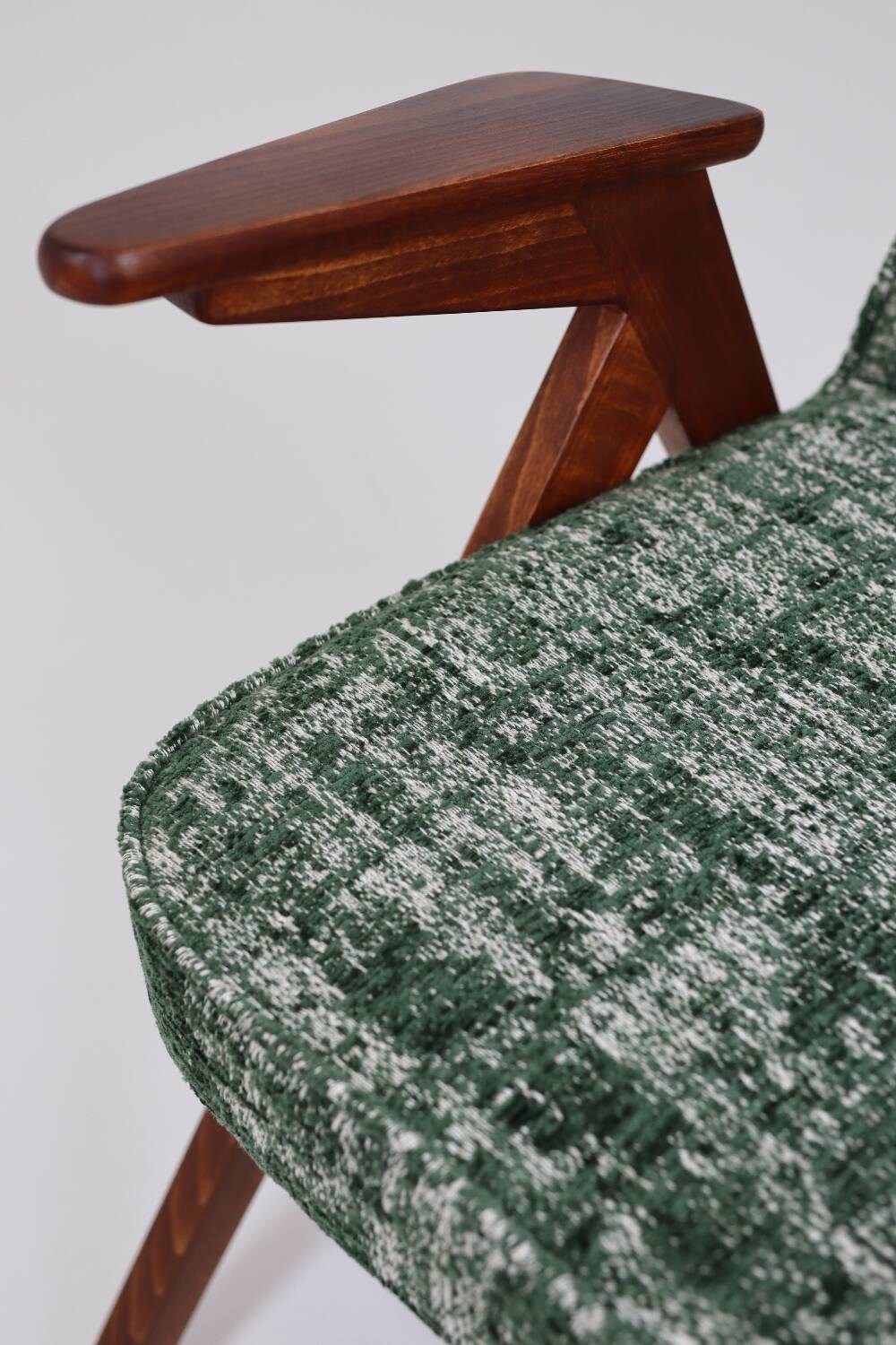 Fauteuil scandinave Space Age en bois et tissu vert