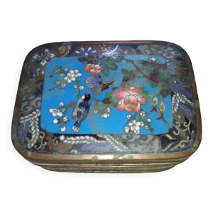 Boîte ou coffret en bronze cloisonné