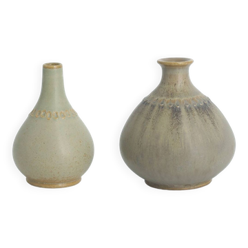 2 Scandinavian stoneware vases in pistachio by Gunnar Borg