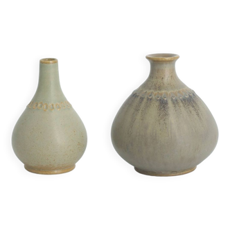 Small Mid-Century Scandinavian Modern Collectible Pistachio Stoneware Vases by Gunnar Borg, Set of 2
