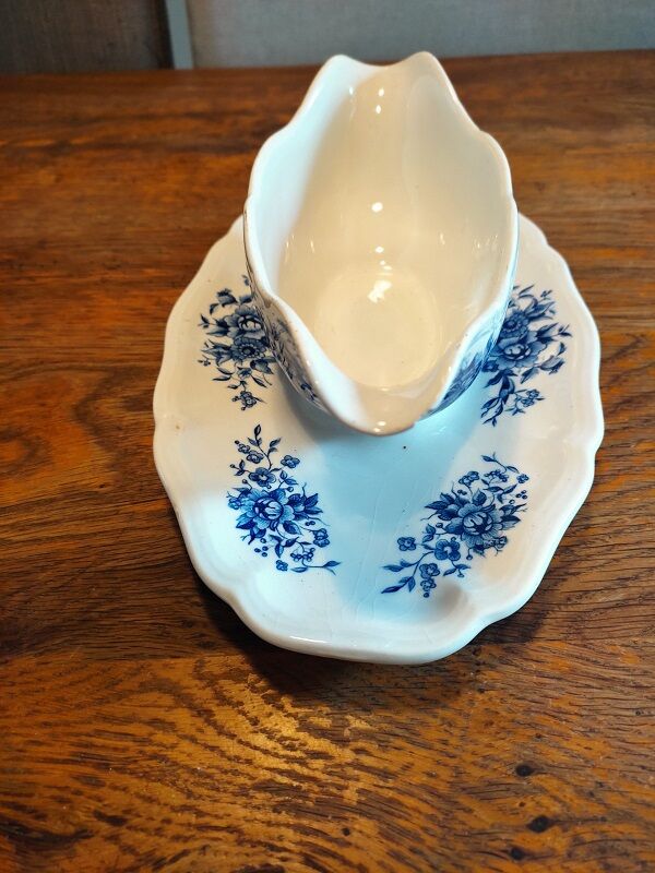 Saaucière porcelain Sarreguemines old romantic décor blue