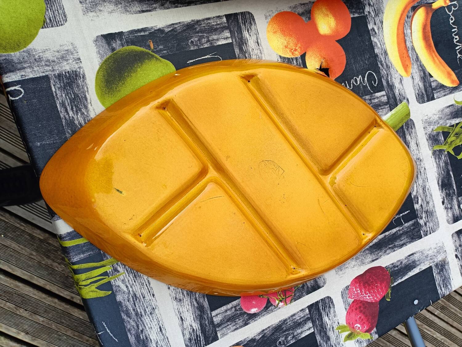 Compartmented serving dish