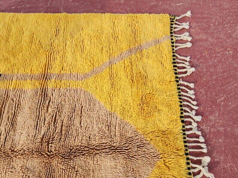 Handmade yellow Berber rug, size 160 x 240 cm