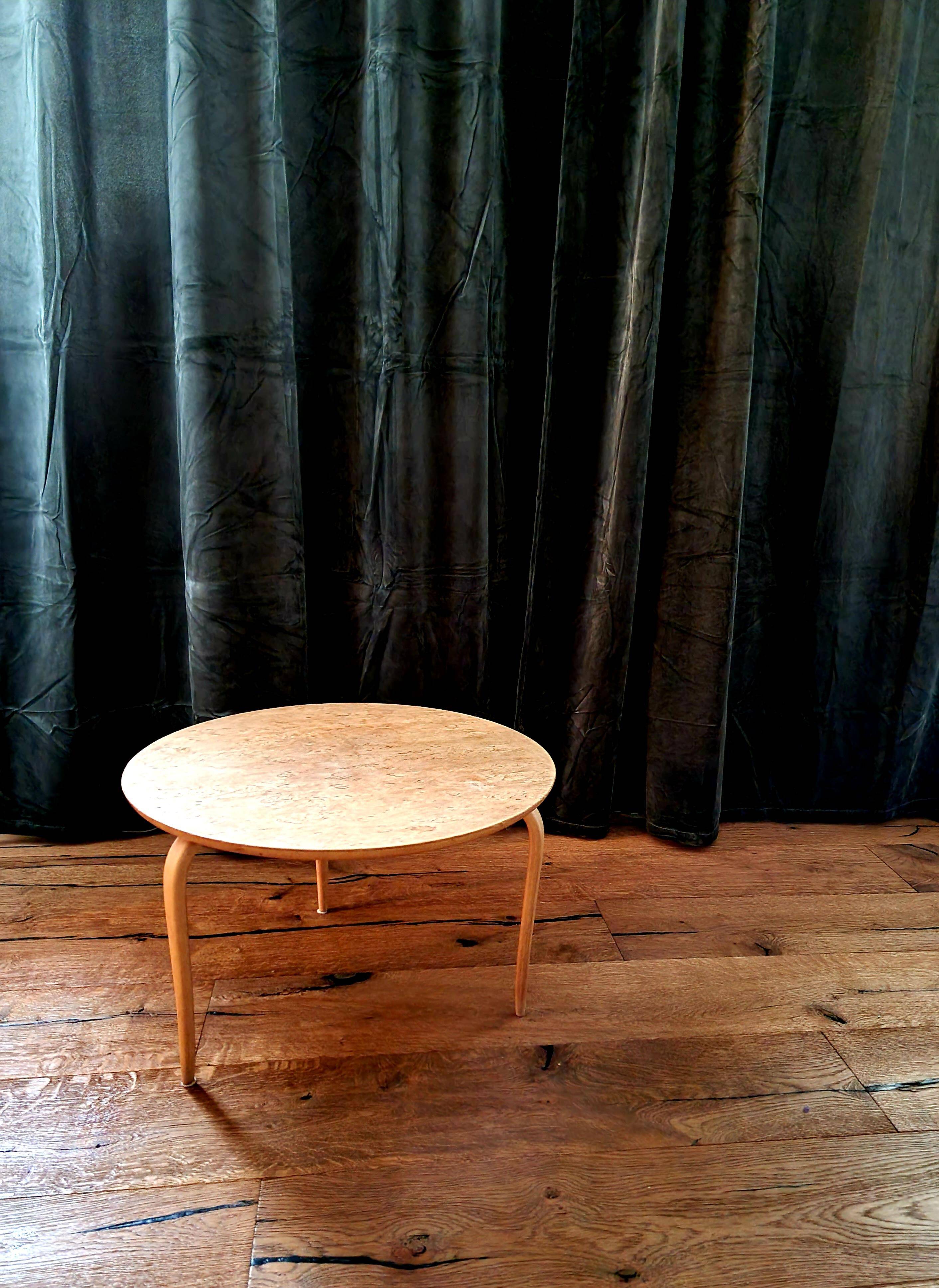 Table d'appoint « Annika » de Bruno Mathsson, en bouleau, style scandinave moderne, datée de 1974