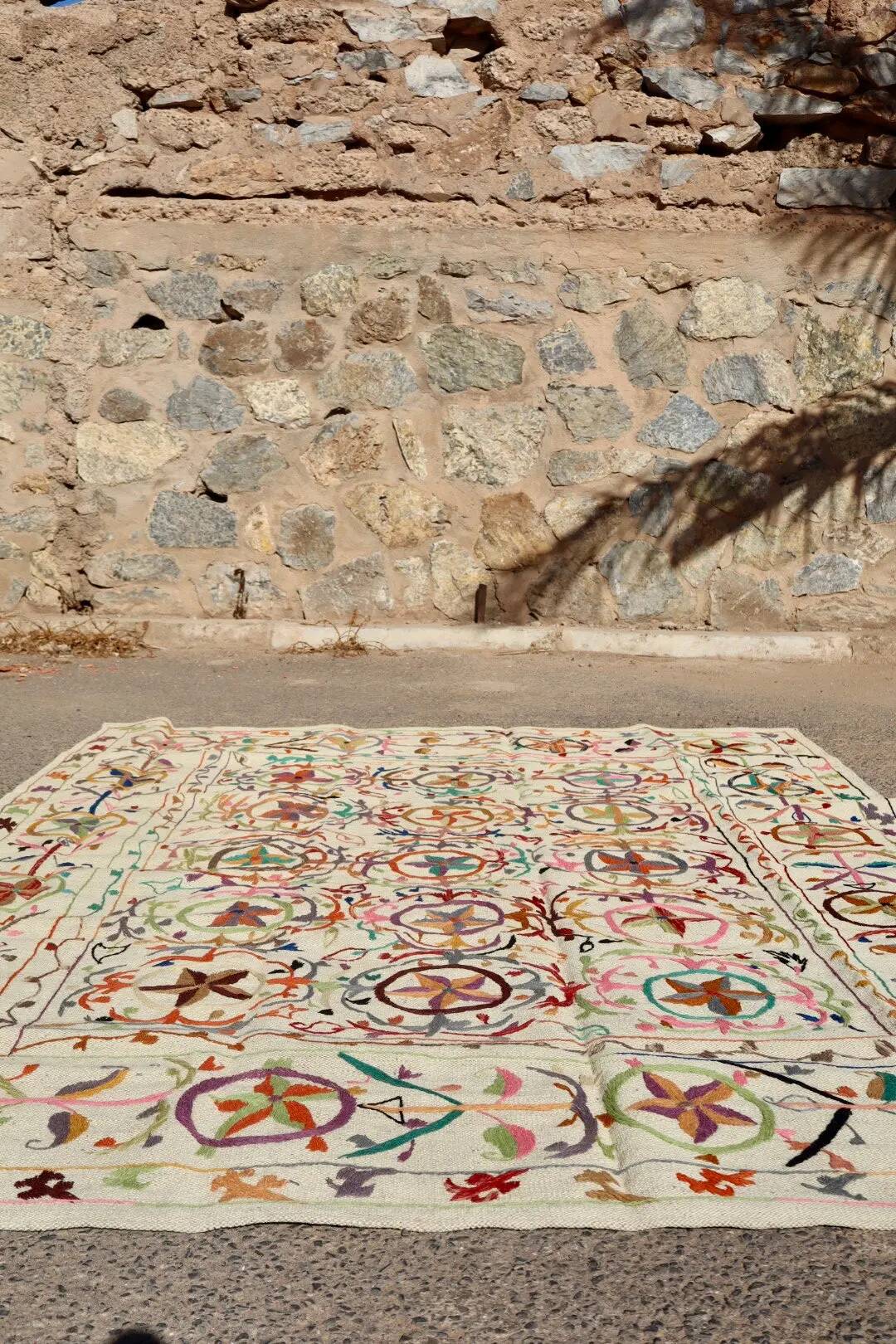 Kilim Suzani rug with multicolored embroidered patterns – 240x170 cm