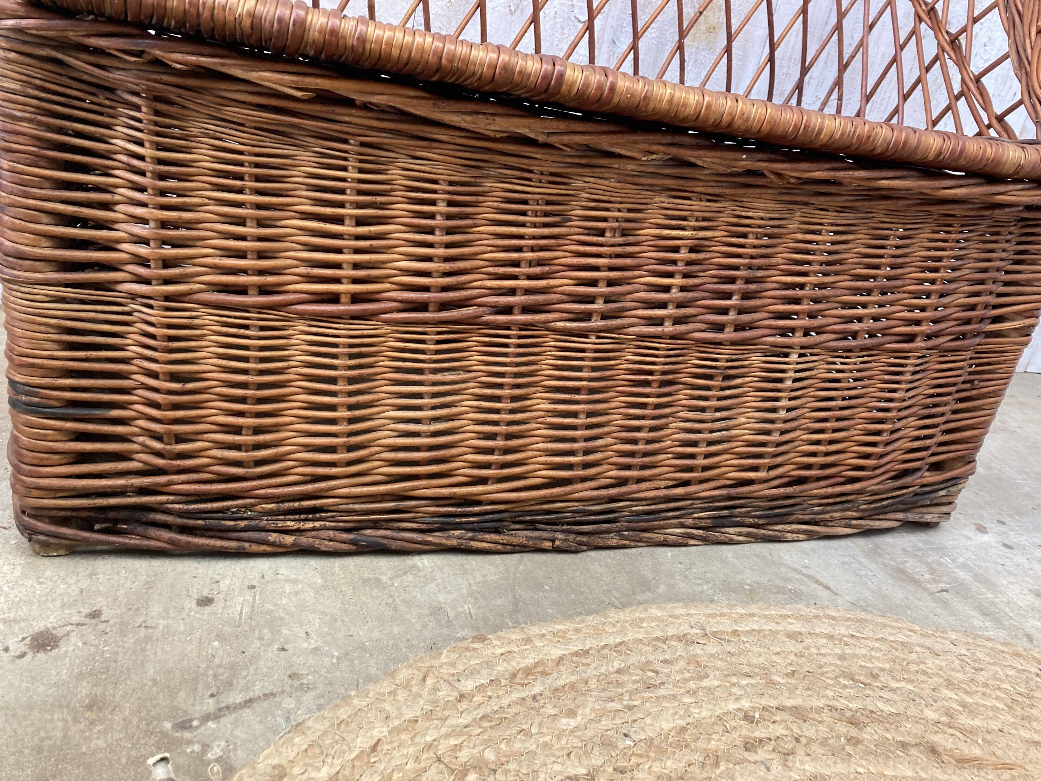 Coffre/banc en osier vintage