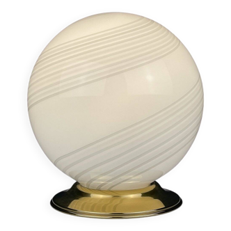 Vintage table lamp in white Murano glass, Italy, 1970s.