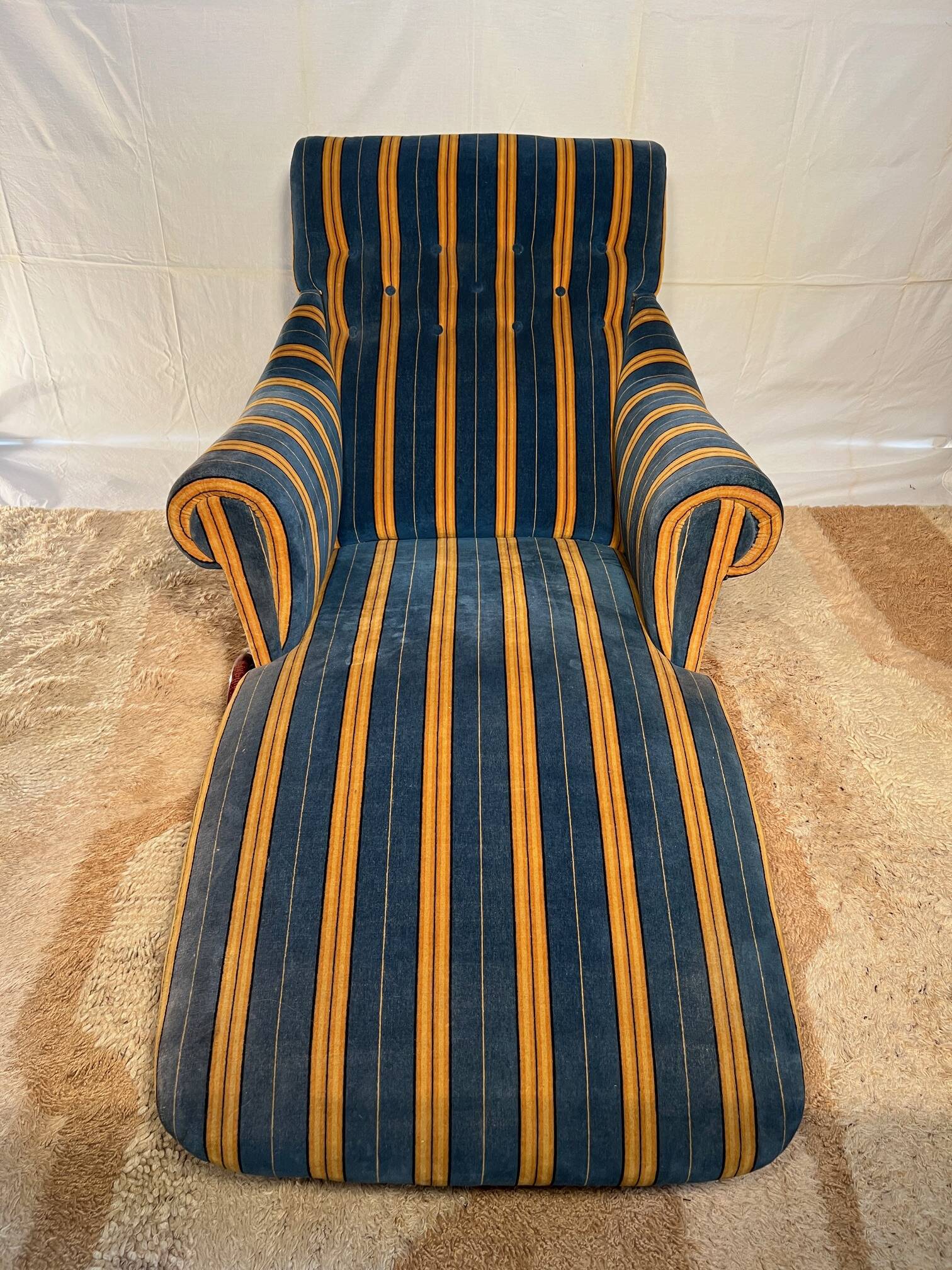 Dr Pascaud's Le Surrepos lounge chair, 1920s velvet chaise longue