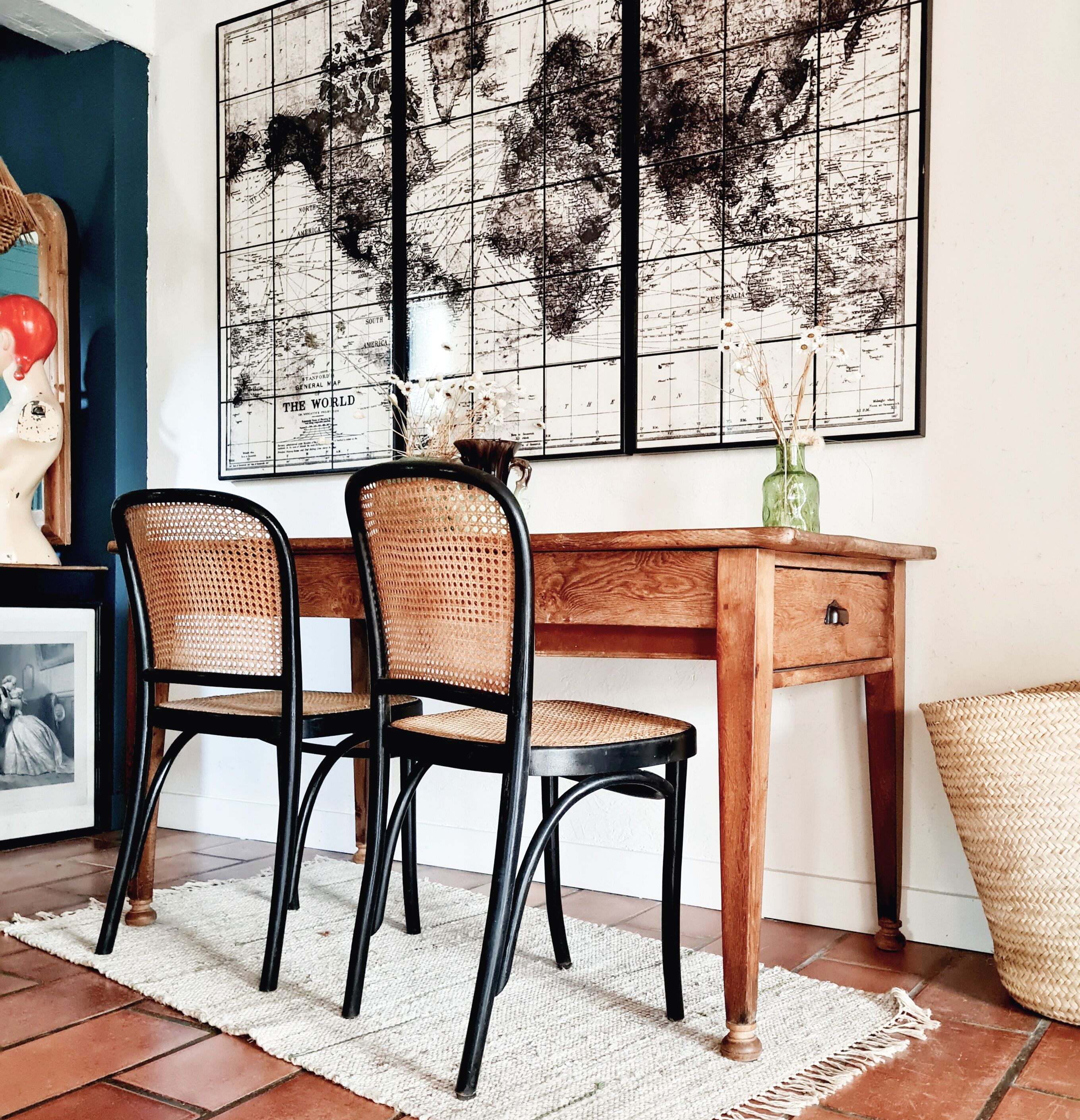 Old farmhouse table 2 drawers