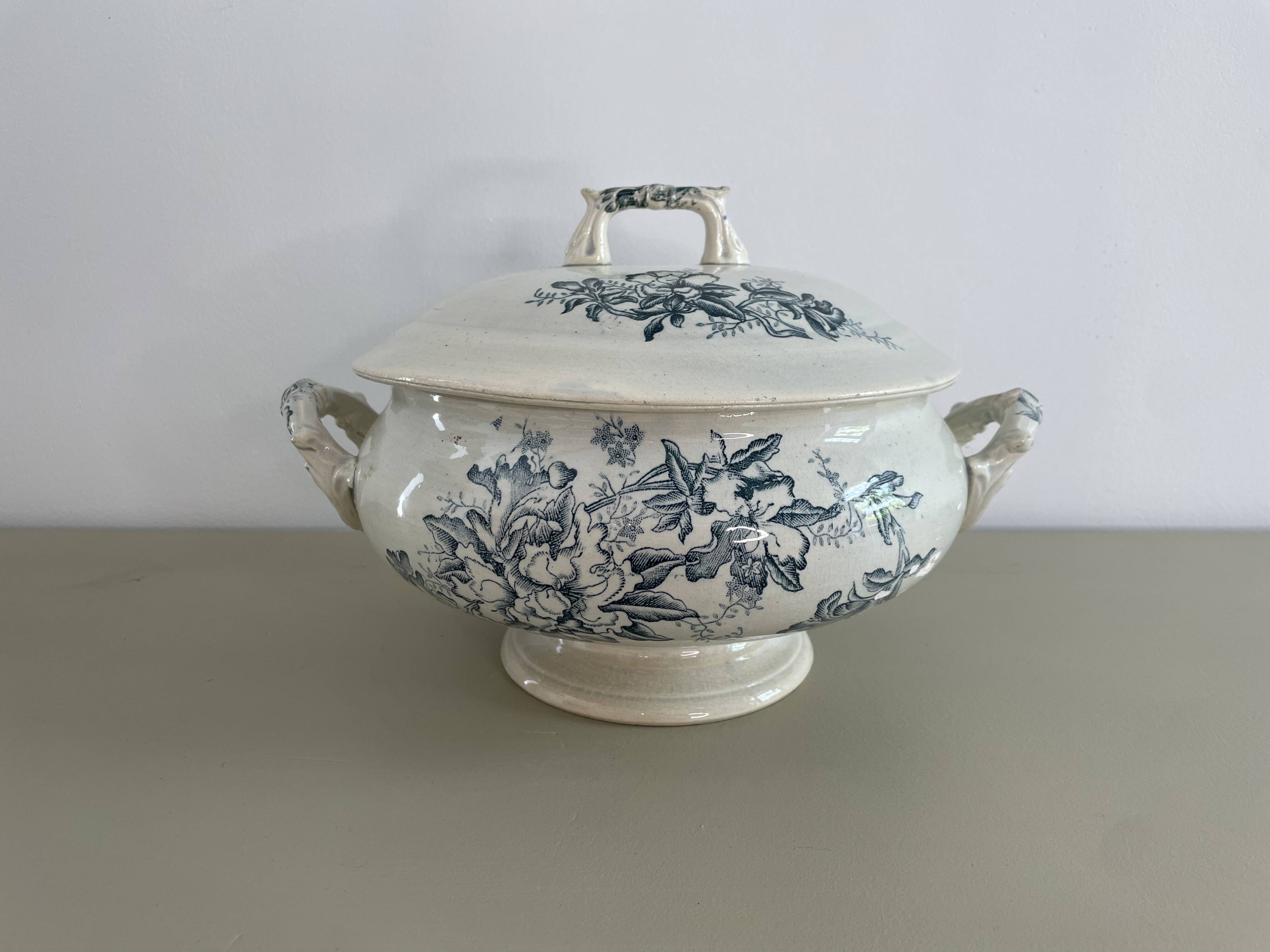 Soupière en terre de fer modèle Floréal