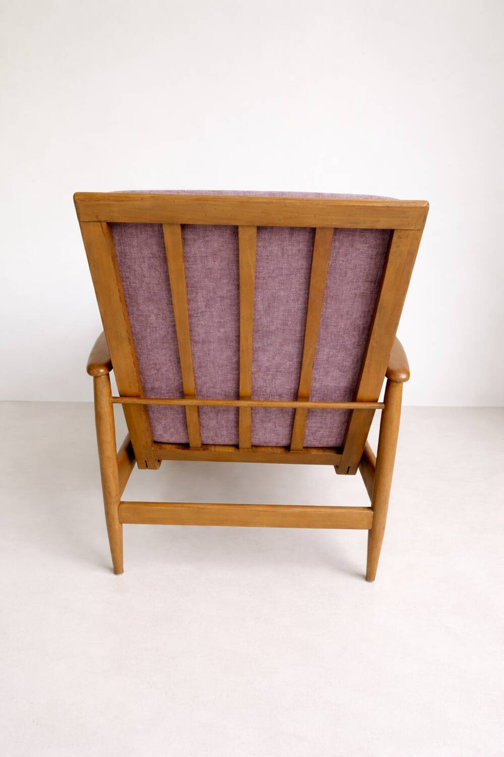 Scandinavian armchair with 3 positions