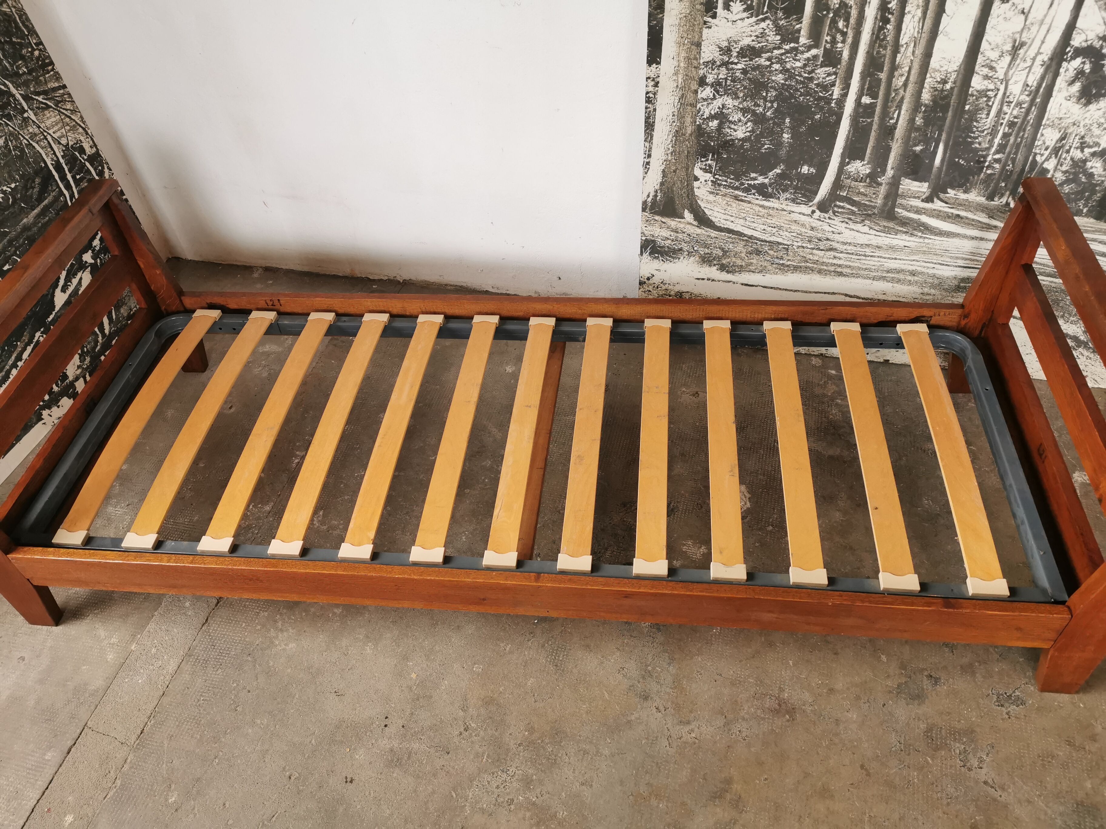 Mru bed René Gabriel, reconstruction