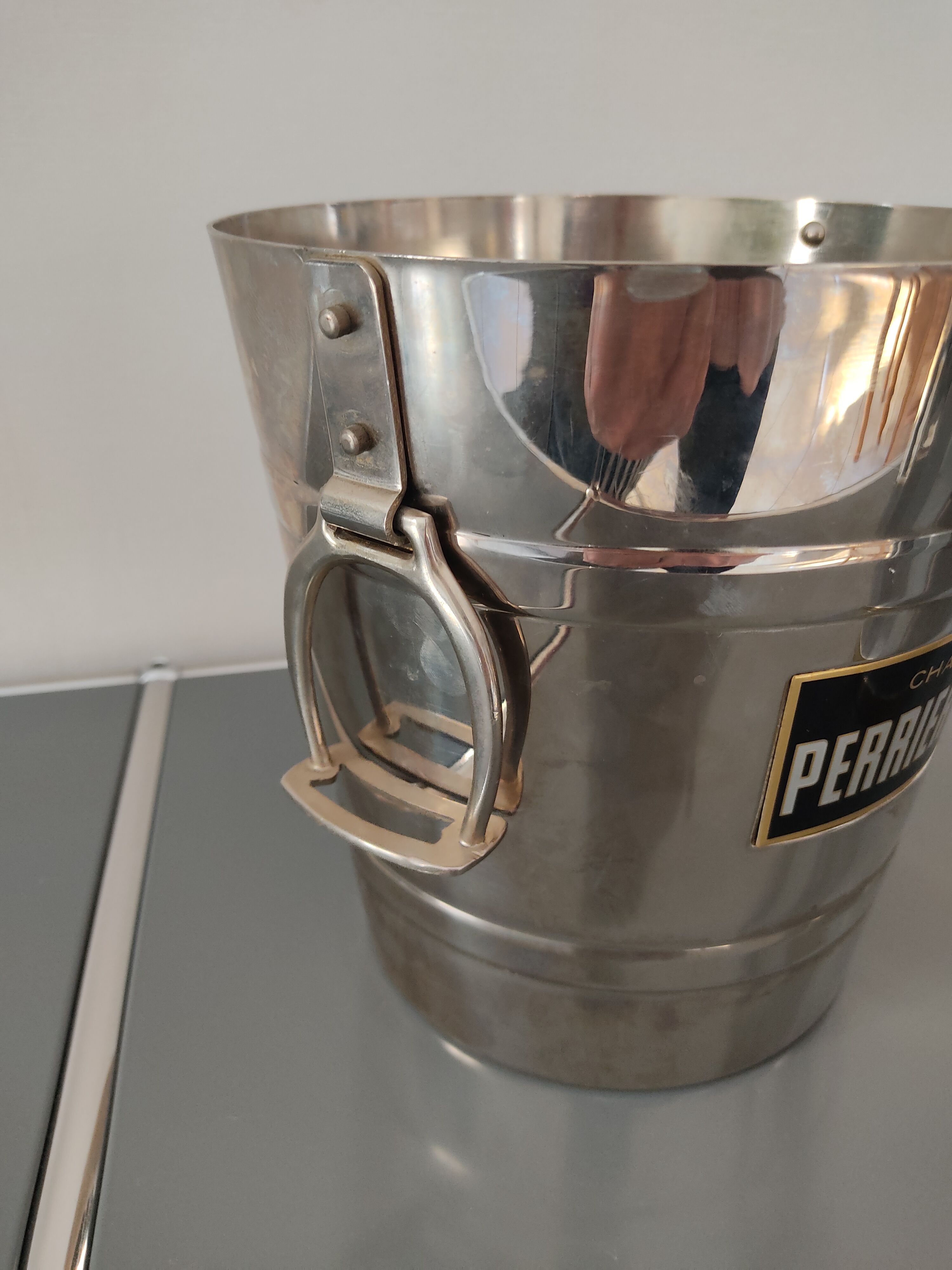CHAMPAGNER PERRIER JOUËT - GRAND BRUT - MIT ETUI ECO-BOX