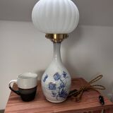 Lampe à poser en céramique fleurs globe plissé