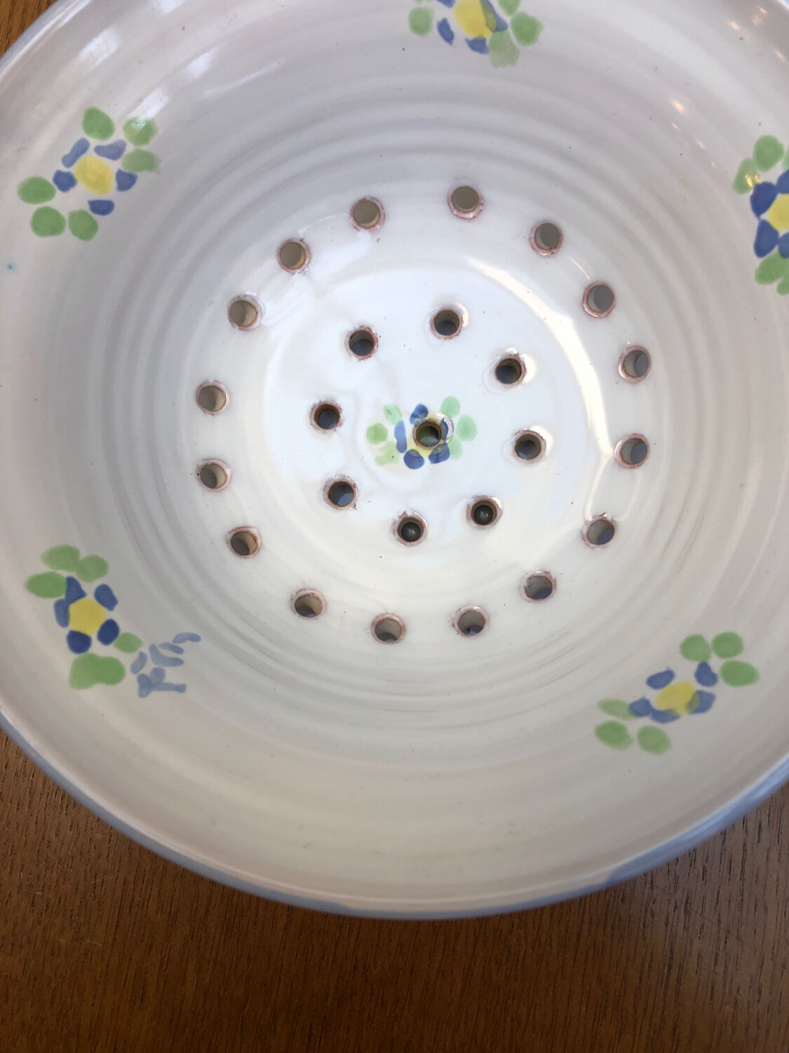 Drainer bowl with its plate