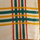 Nappe brodée main et ses 12 serviettes - chiffrée " m v " -années 80